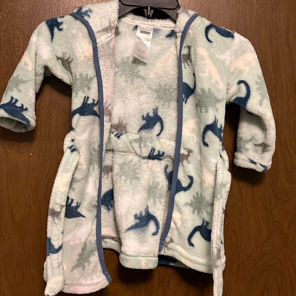 Tahari dinosaur hooded bath robe size 24M